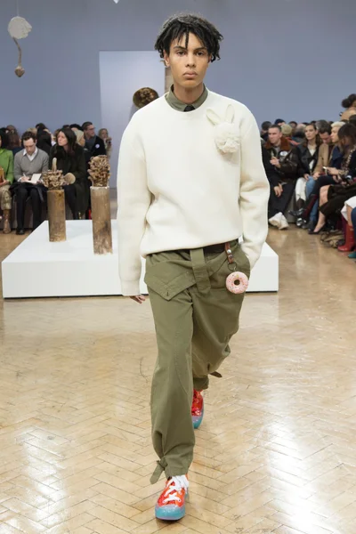 Look 17